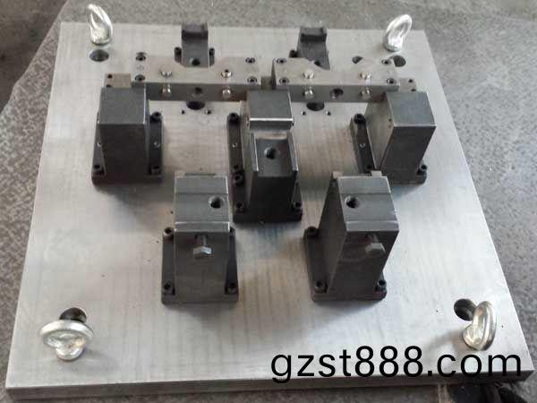 專用裌(jia)具